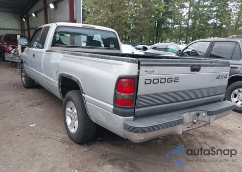 1999 Dodge Ram 1500 St из США, поврежденный, VIN 3B7HC13Y4XG218031